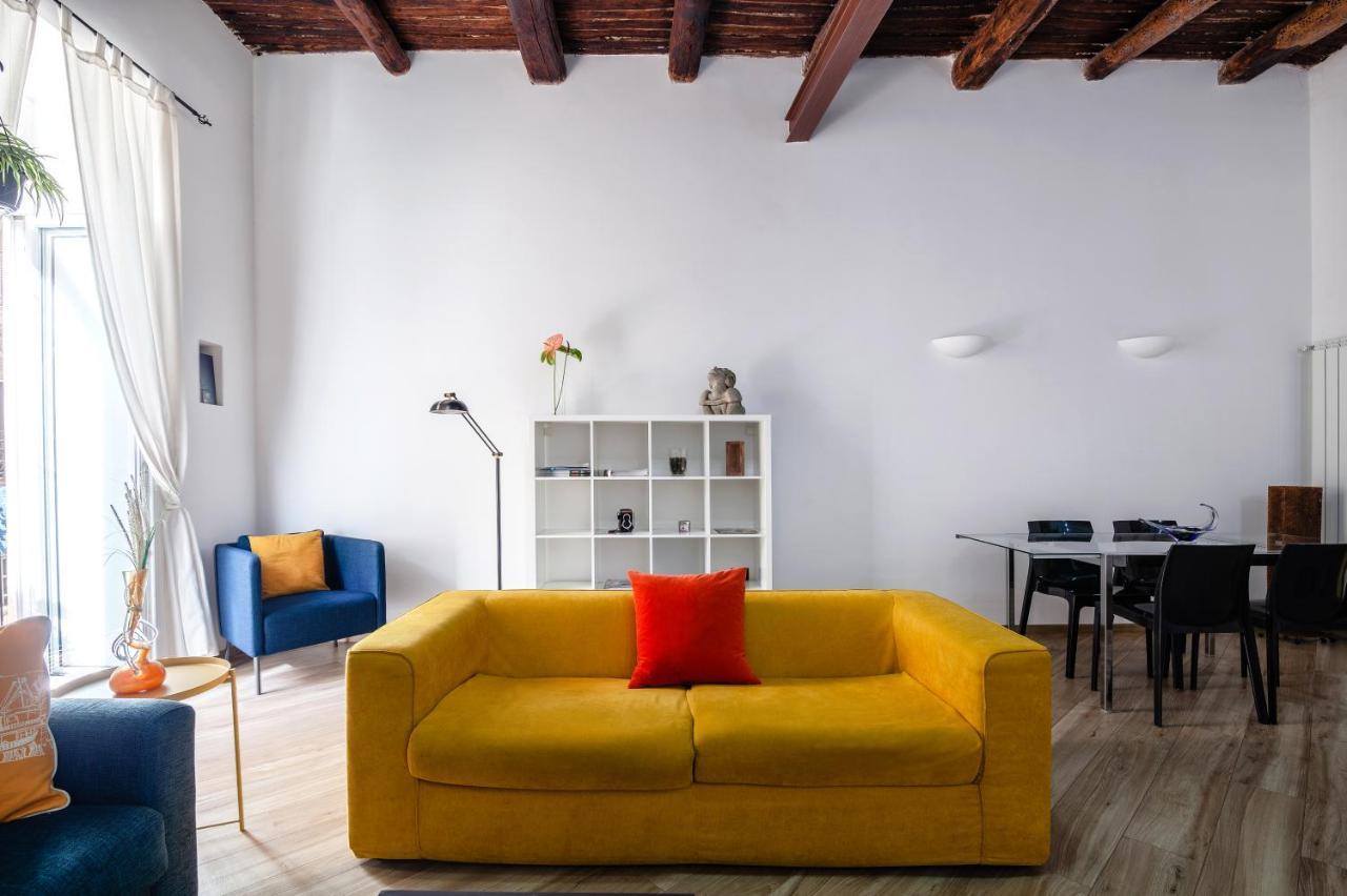 Appartamento Moderno Nel Centro Storico Naples Exterior photo