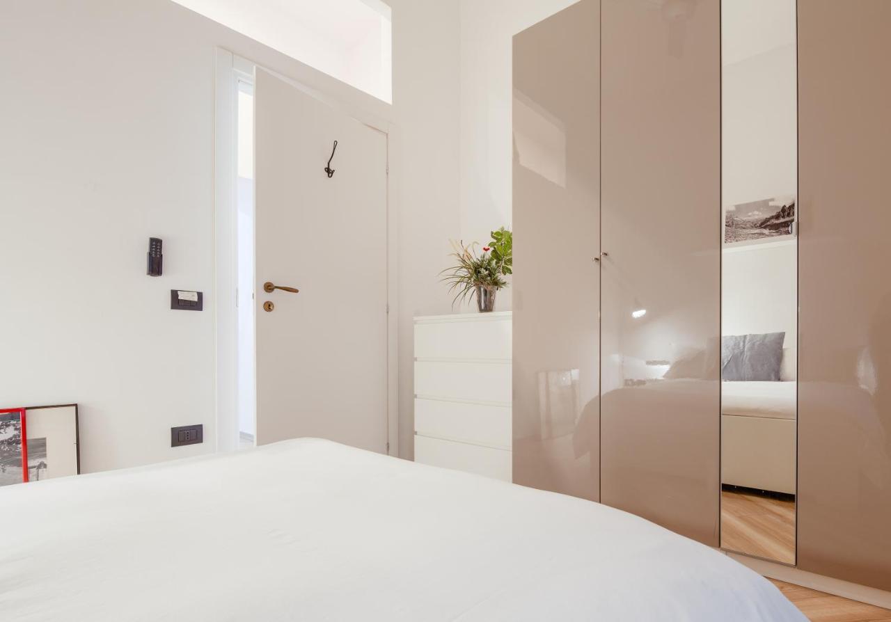 Appartamento Moderno Nel Centro Storico Naples Exterior photo